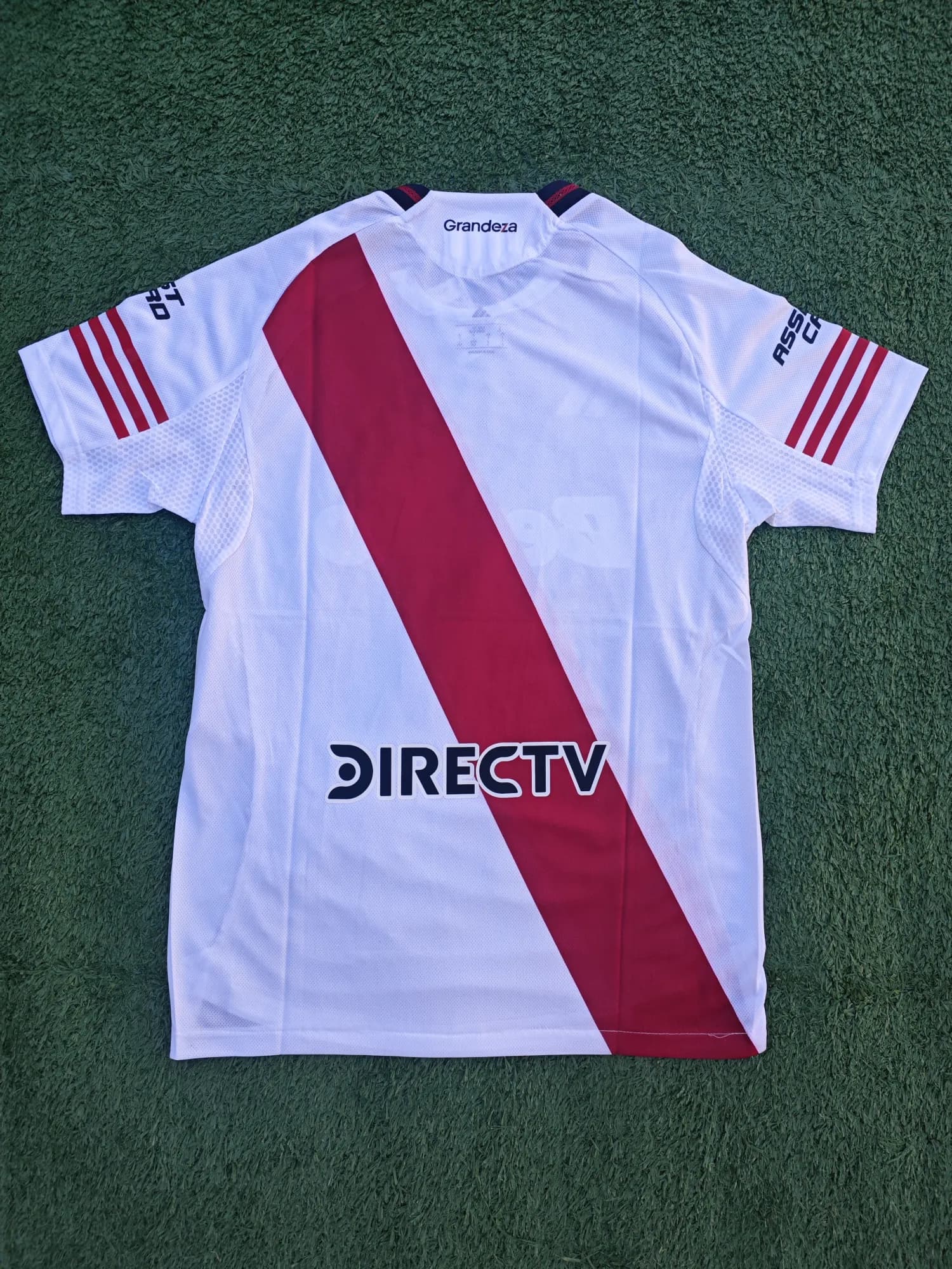 Camiseta de River titular 25/26, vista 4