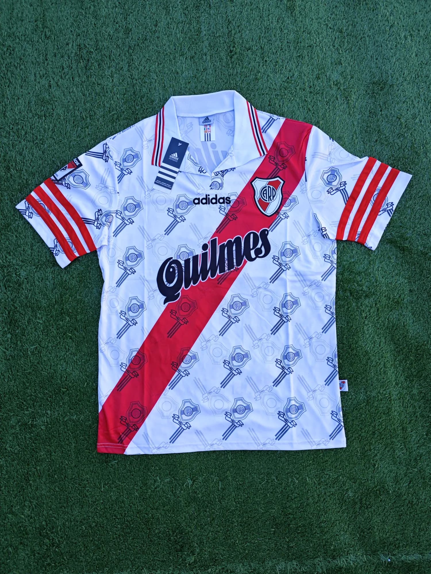 Camiseta de River titular 1996, vista 1