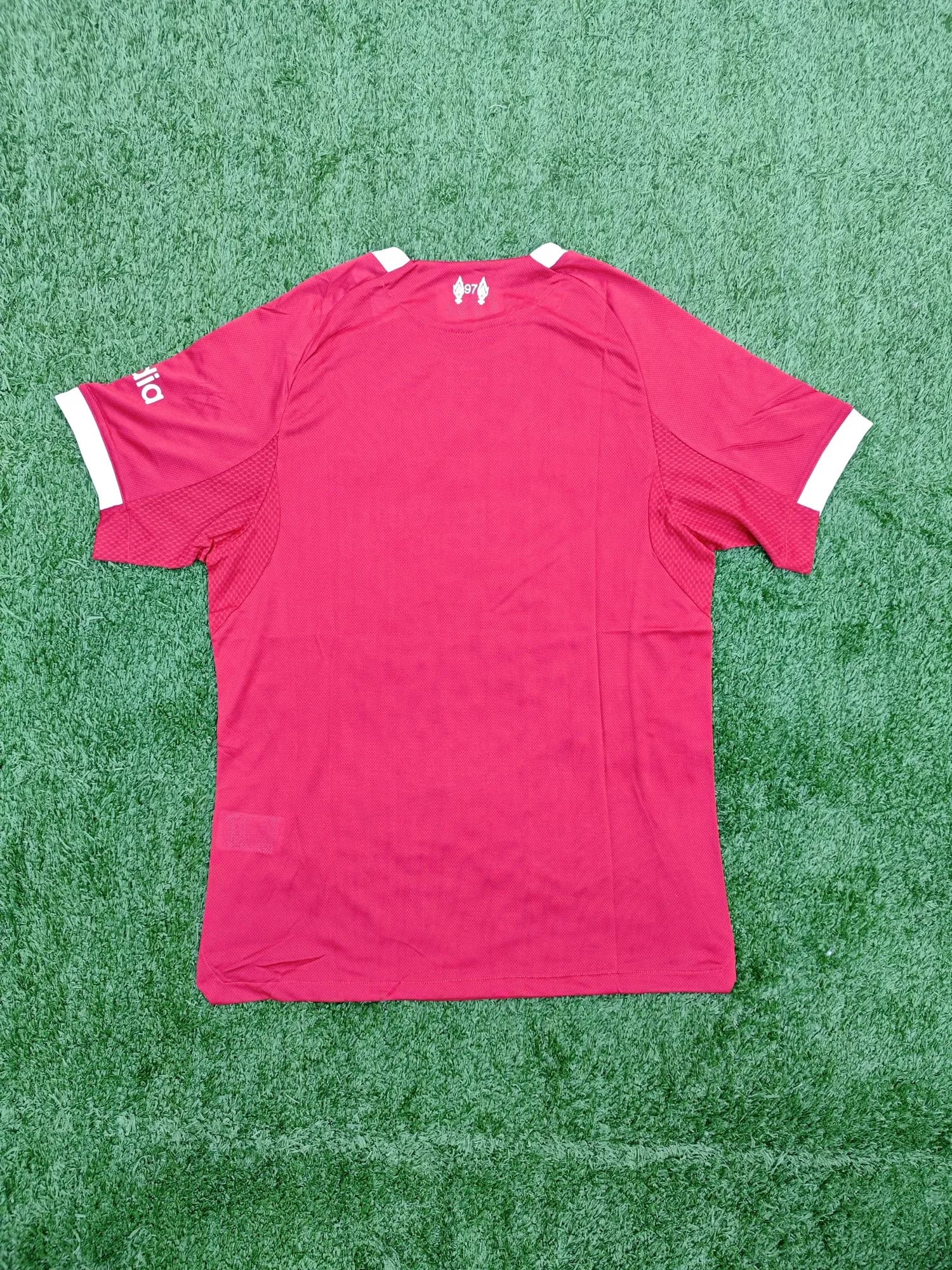 Camiseta de Liverpool titular 25/26, vista 5
