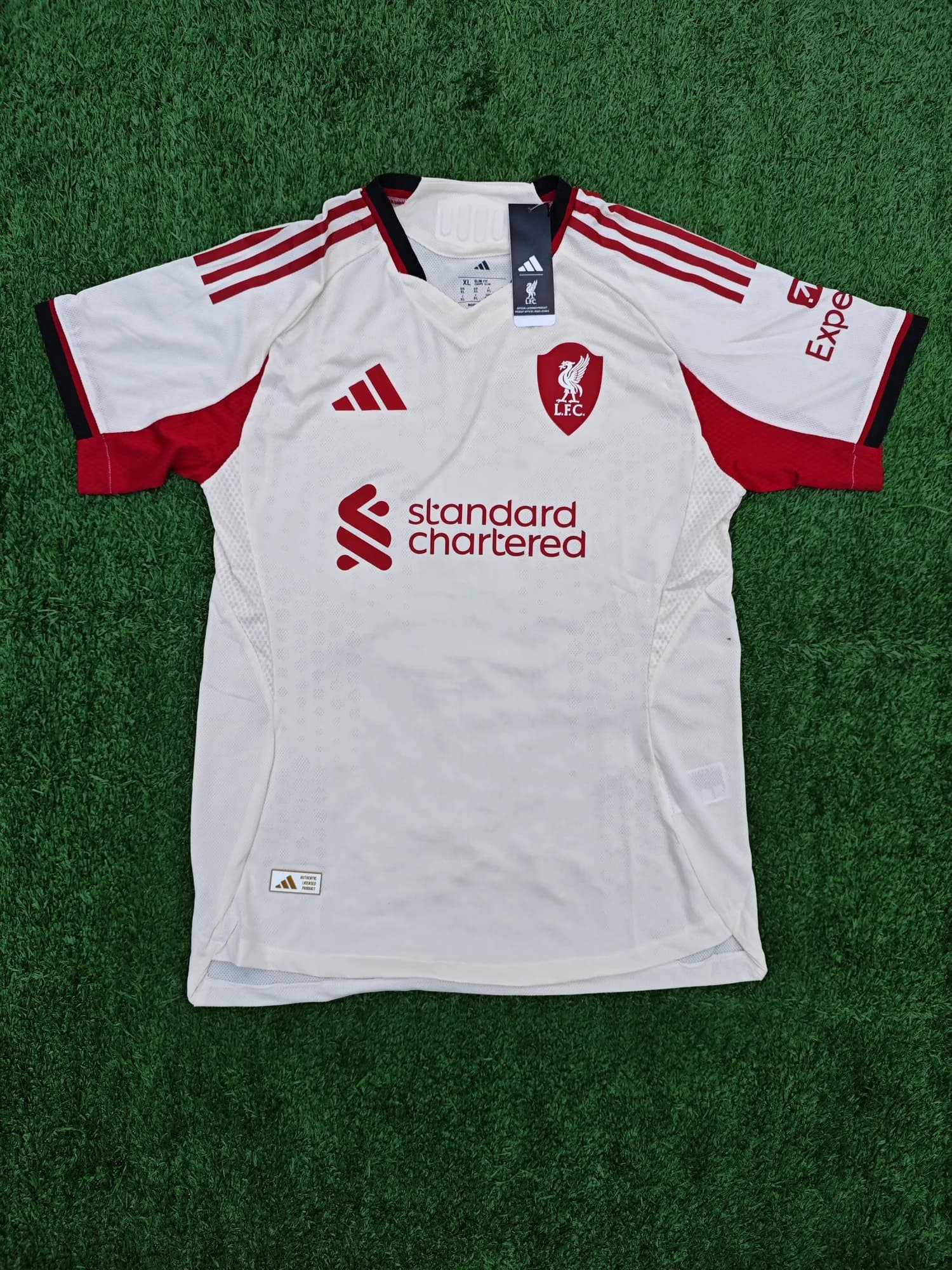 Camiseta de Liverpool suplente 25/26
