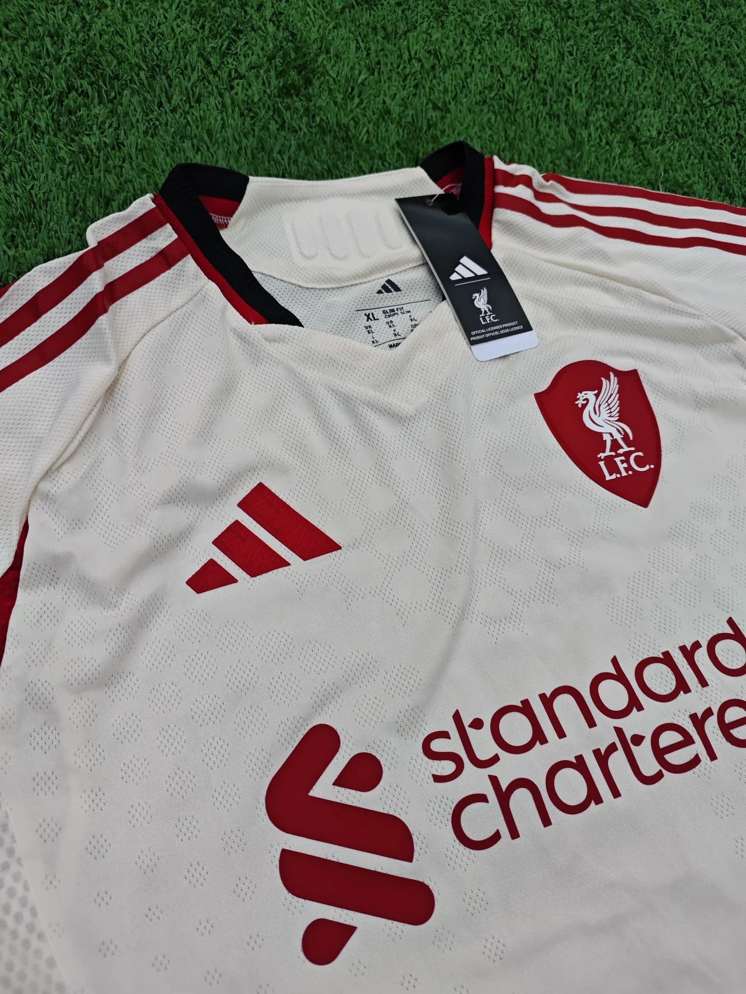 Camiseta de Liverpool suplente 25/26, vista 3