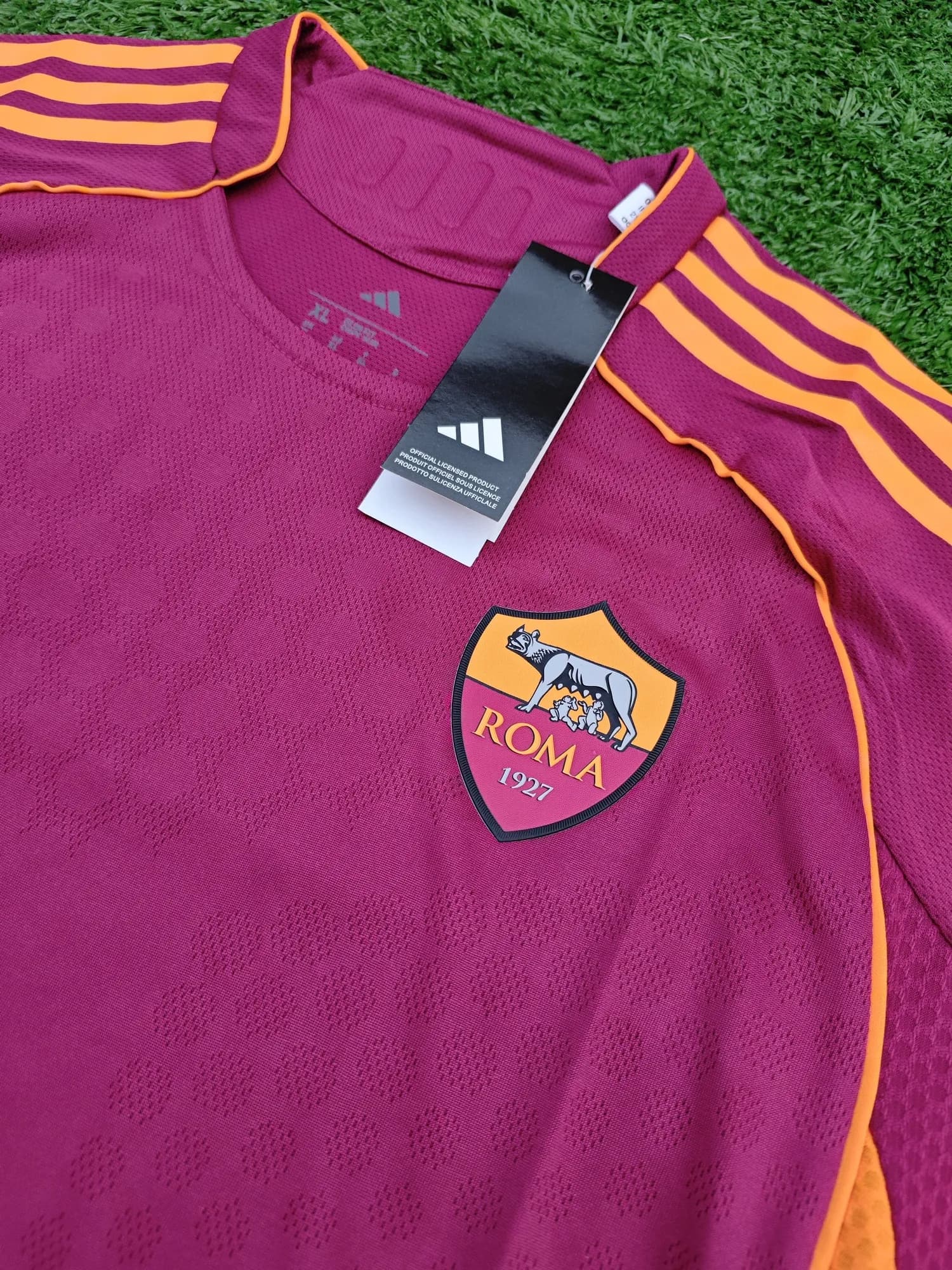 Camiseta de Roma titular 25/26, vista 2