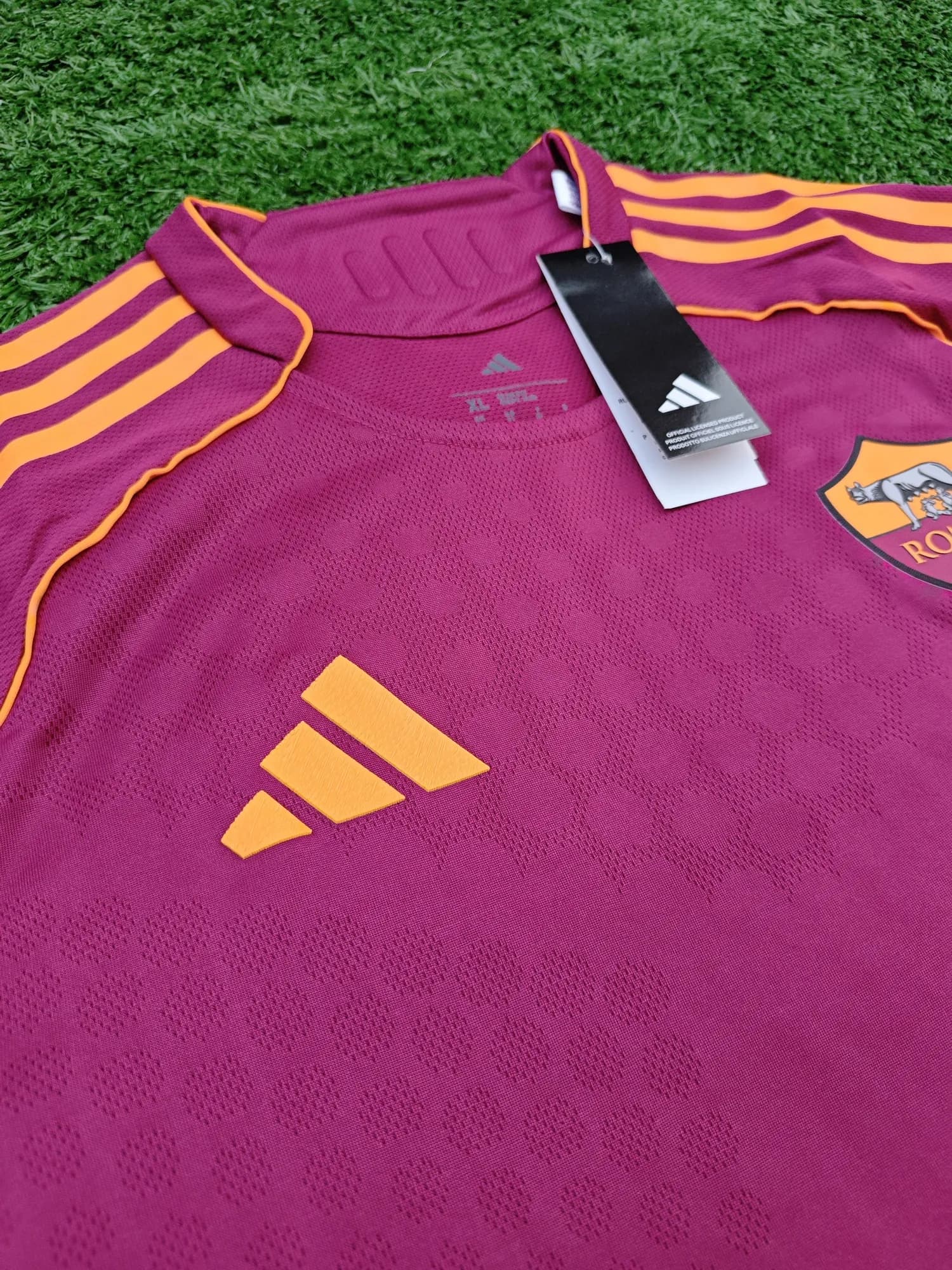 Camiseta de Roma titular 25/26, vista 3