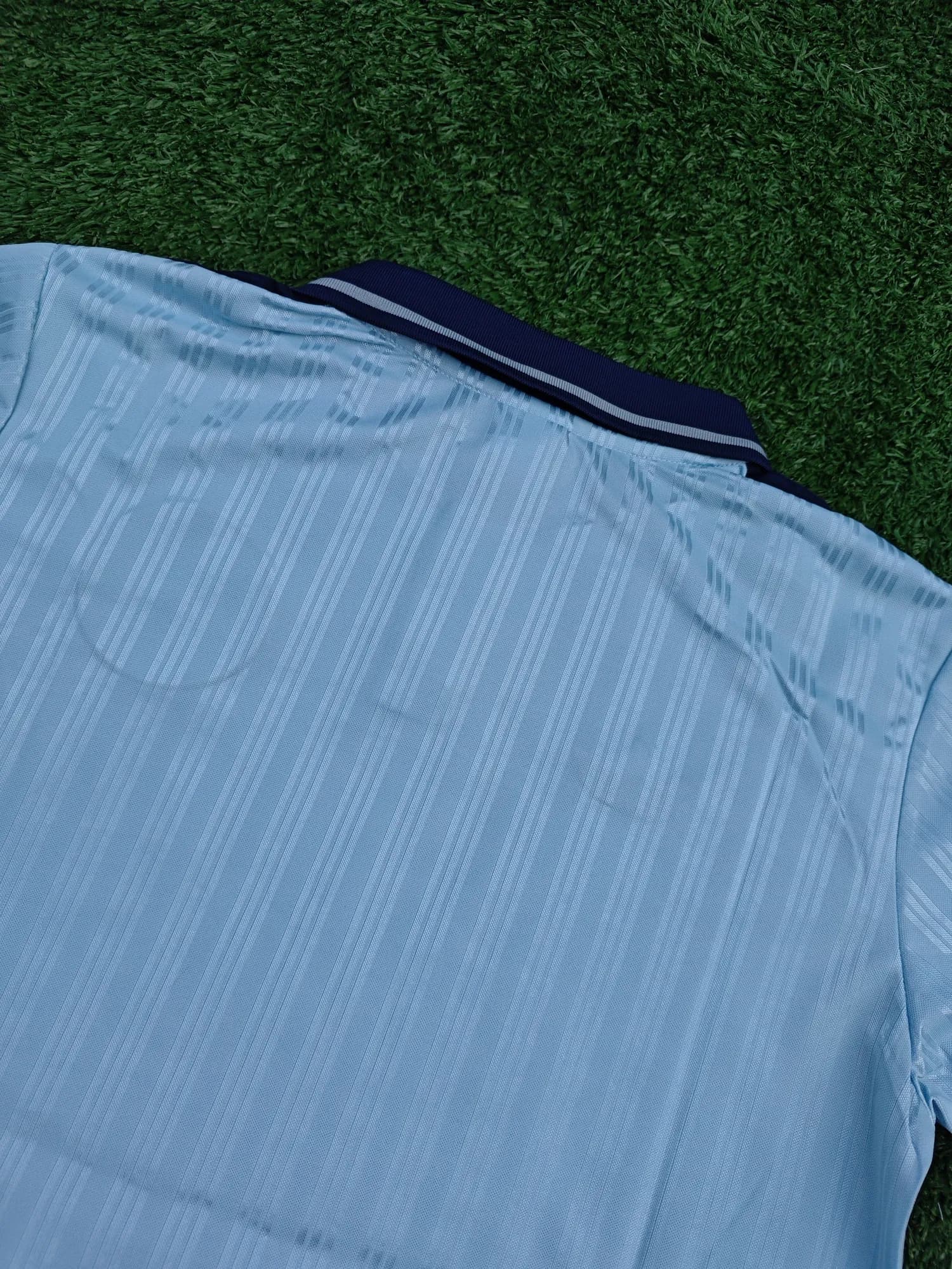 Remera Oasis Celeste, vista 5